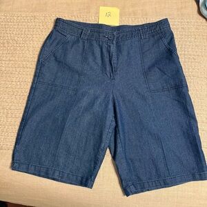 Women’s Spring Bundle:Shorts Capris Skirt Blouses Cardigans Size Large 12/14 $30